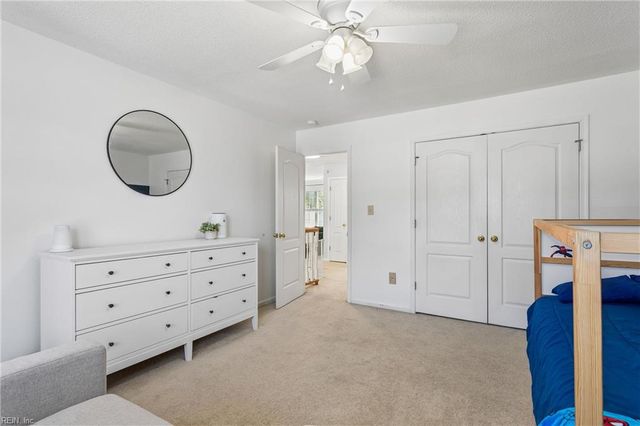40 Sherry Dell DR, Hampton, VA 23666