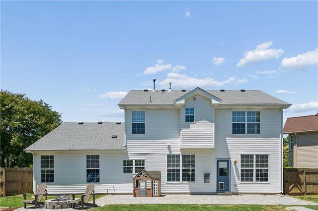 40 Sherry Dell DR, Hampton, VA 23666