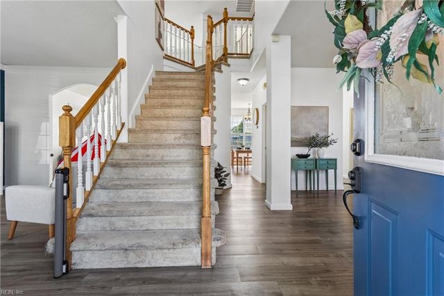 40 Sherry Dell DR, Hampton, VA 23666