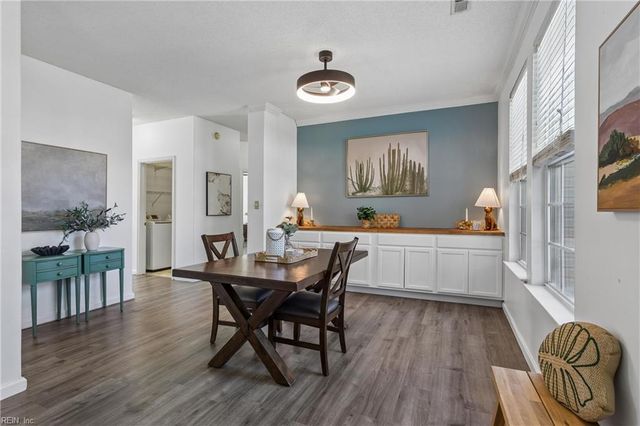 40 Sherry Dell DR, Hampton, VA 23666