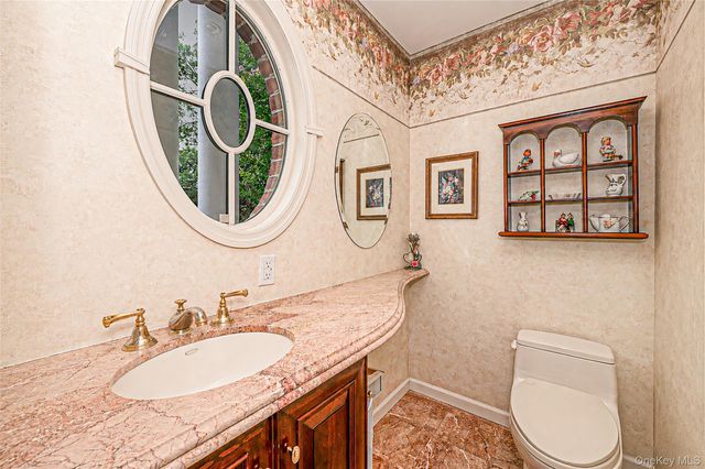 15 Dogwood Hill, Brookville, NY 11545