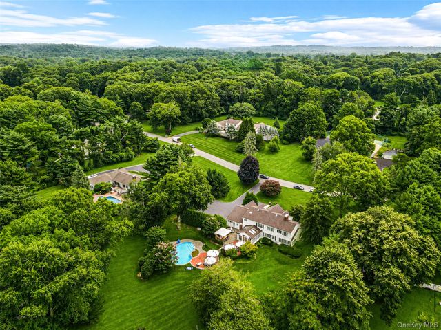 15 Dogwood Hill, Brookville, NY 11545
