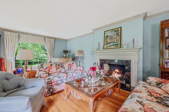 15 Dogwood Hill, Brookville, NY 11545
