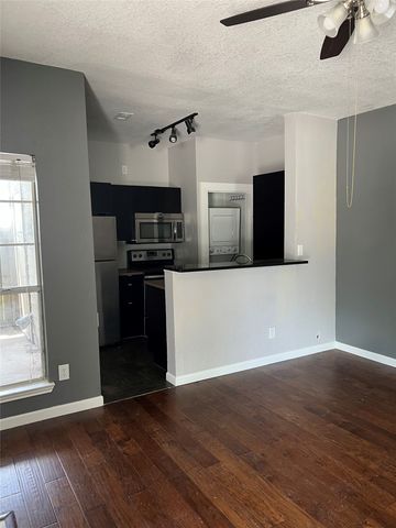 4101 Esters Road 111, Irving, TX 75038