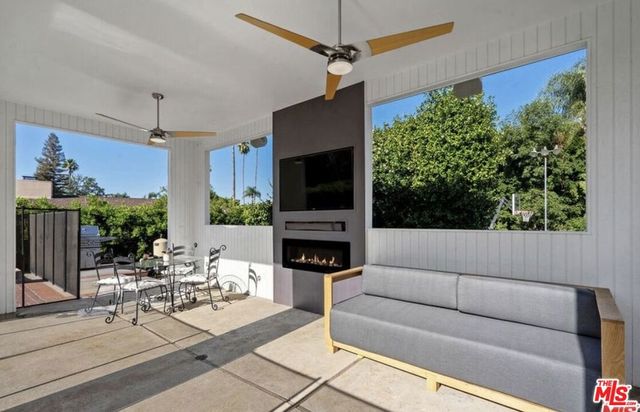 4678 White Oak Avenue, Los Angeles, CA 91316