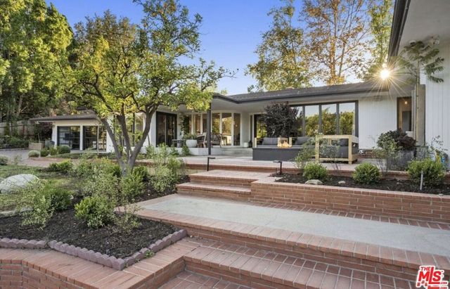 4678 White Oak Avenue, Los Angeles, CA 91316