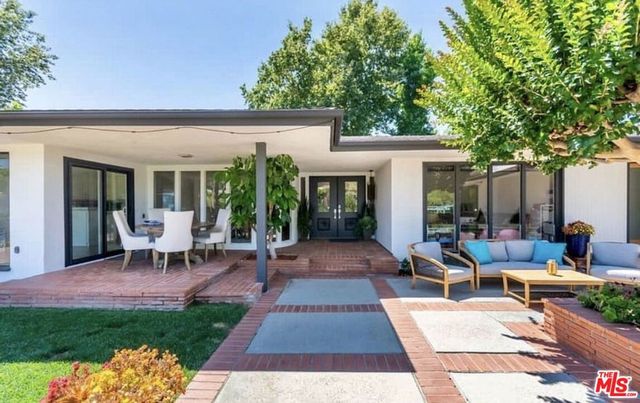 4678 White Oak Avenue, Los Angeles, CA 91316