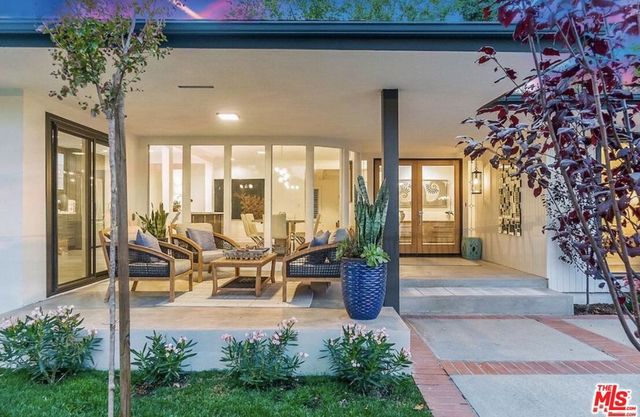 4678 White Oak Avenue, Los Angeles, CA 91316