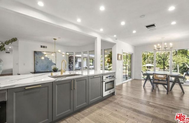 4678 White Oak Avenue, Los Angeles, CA 91316