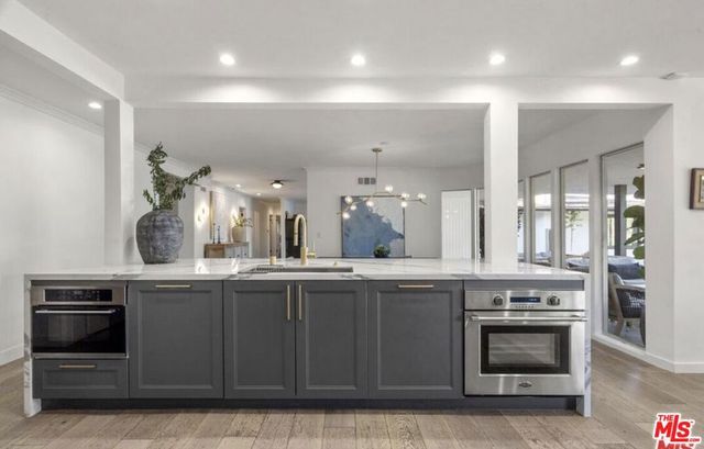 4678 White Oak Avenue, Los Angeles, CA 91316