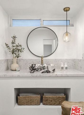 4678 White Oak Avenue, Los Angeles, CA 91316