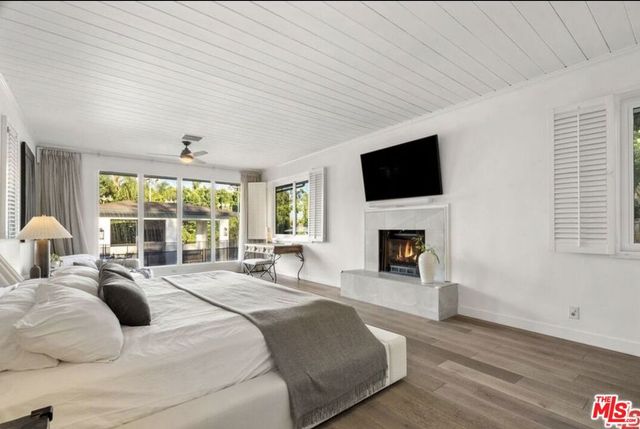 4678 White Oak Avenue, Los Angeles, CA 91316