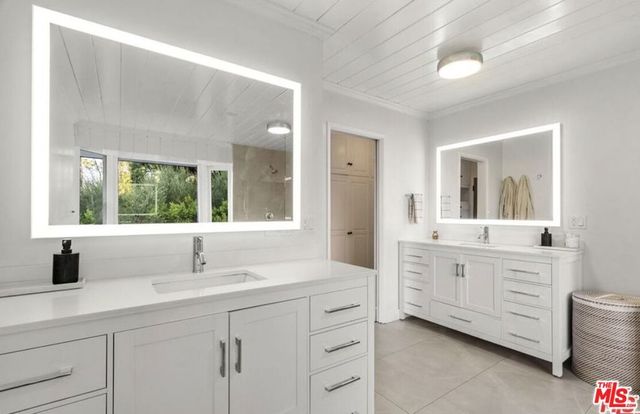 4678 White Oak Avenue, Los Angeles, CA 91316