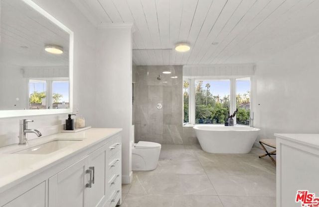 4678 White Oak Avenue, Los Angeles, CA 91316