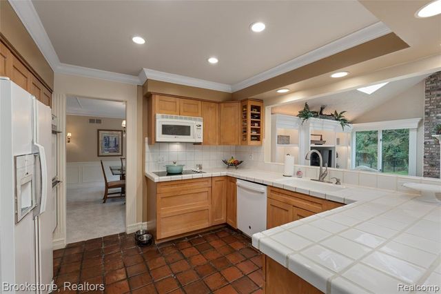 3622 Elder Road, West Bloomfield, MI 48324