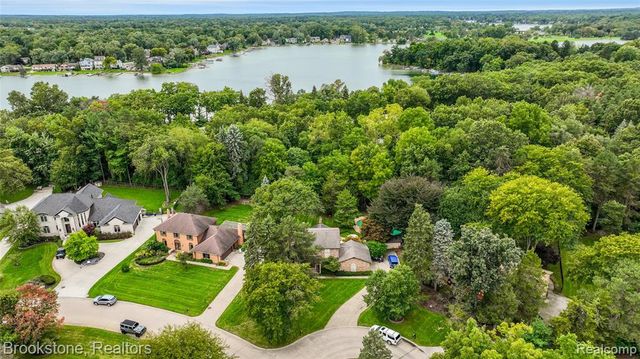 3622 Elder Road, West Bloomfield, MI 48324