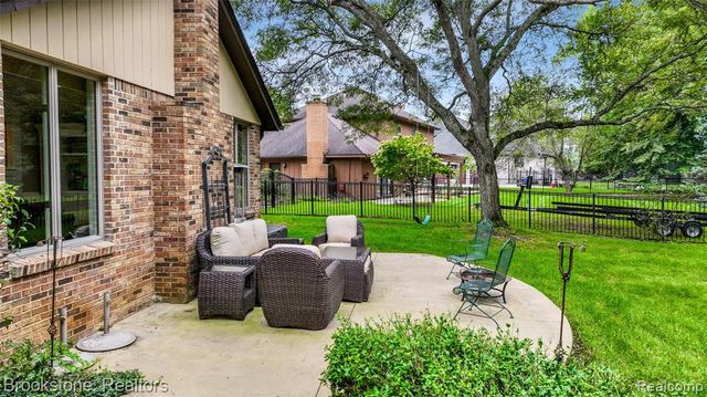 3622 Elder Road, West Bloomfield, MI 48324