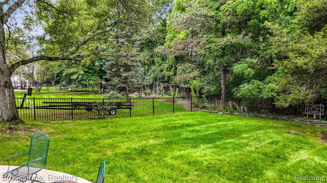 3622 Elder Road, West Bloomfield, MI 48324