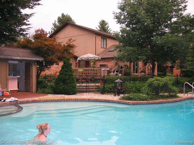 3622 Elder Road, West Bloomfield, MI 48324