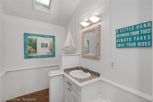 3622 Elder Road, West Bloomfield, MI 48324