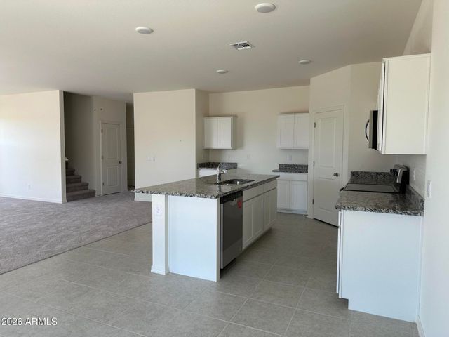 31687 N HAY BALE Drive, San Tan Valley, AZ 85140
