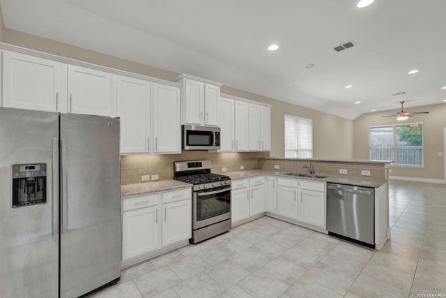 1890 Baron Dr, New Braunfels, TX 78130