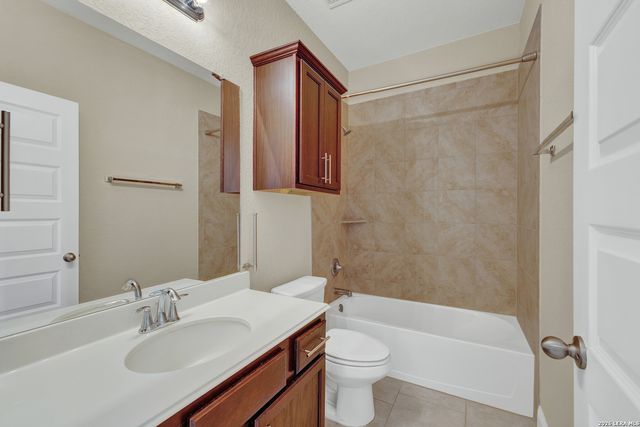 1890 Baron Dr, New Braunfels, TX 78130