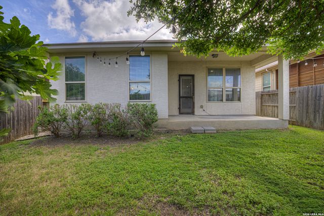 1890 Baron Dr, New Braunfels, TX 78130