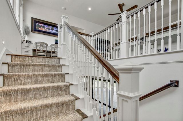 102 Canyon Turn TRL, Austin, TX 78734