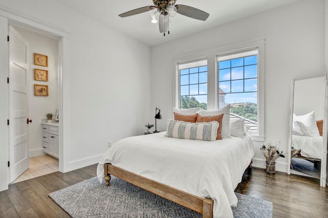 102 Canyon Turn TRL, Austin, TX 78734