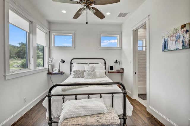 102 Canyon Turn TRL, Austin, TX 78734