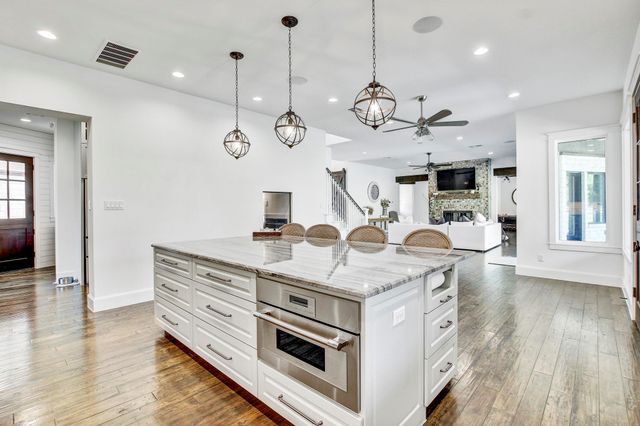 102 Canyon Turn TRL, Austin, TX 78734