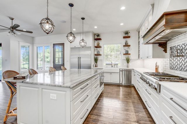 102 Canyon Turn TRL, Austin, TX 78734