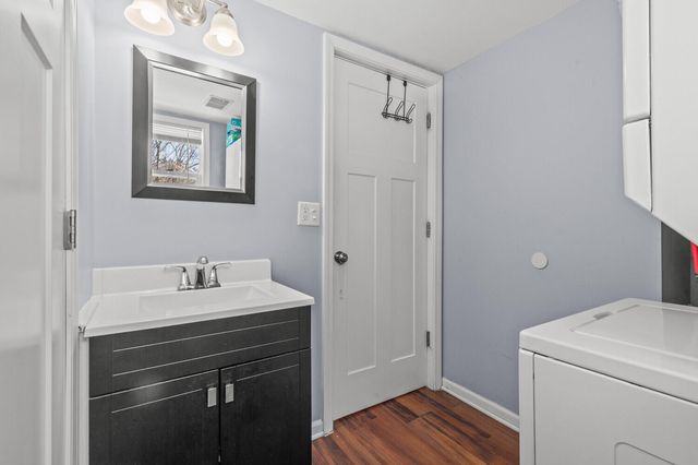 34101 Harlowshire Street, Farmington Hills, MI 48335