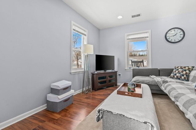 34101 Harlowshire Street, Farmington Hills, MI 48335