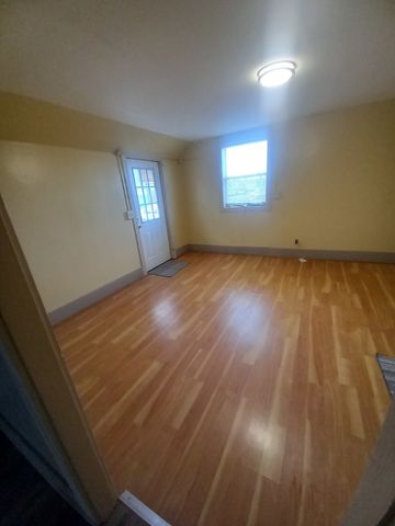 141 Short Street, Crystal Lake, IL 60014