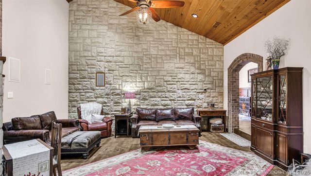 4874 Chase, Marietta, OK 73448