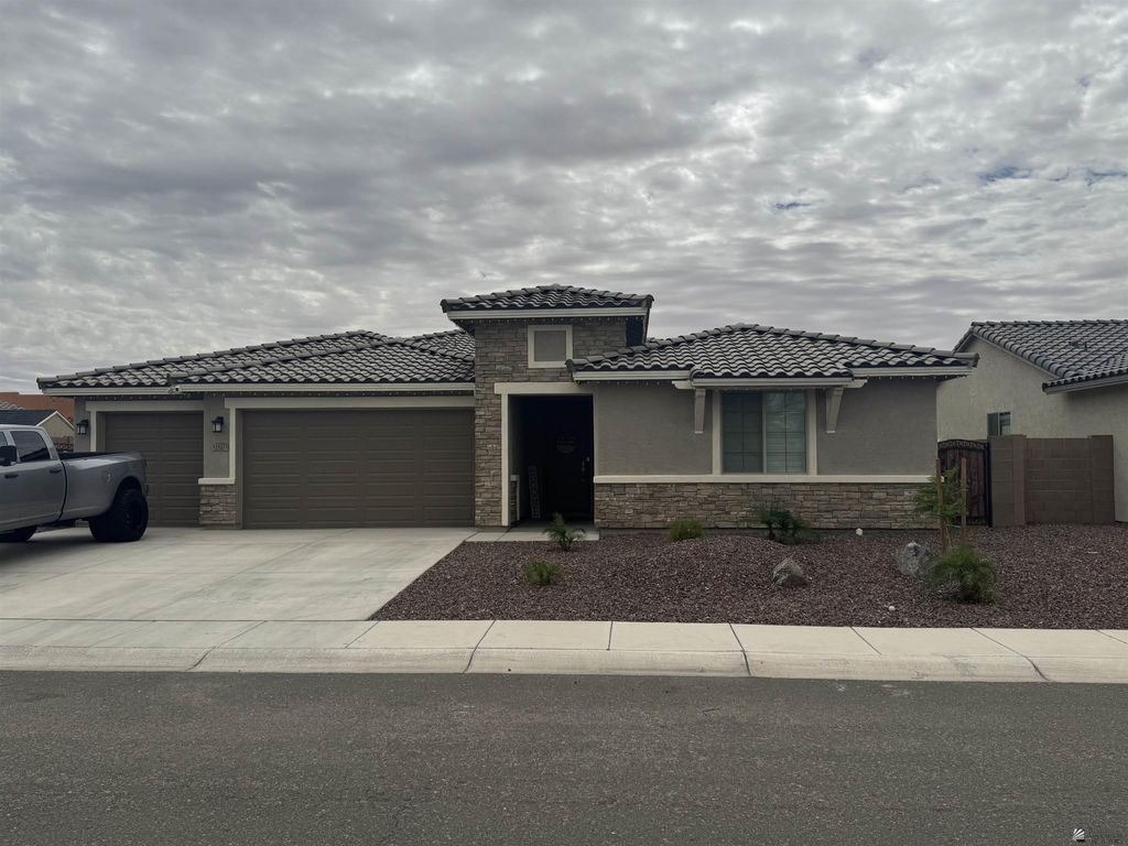 11827 E 26 St, Yuma, AZ 85367
