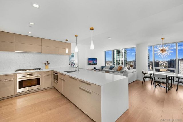 888 W E St 2306, San Diego, CA 92101