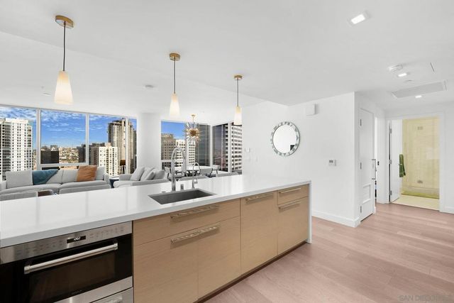 888 W E St 2306, San Diego, CA 92101