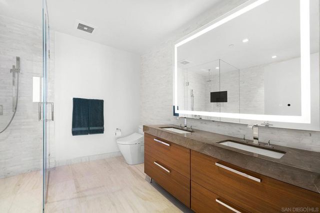 888 W E St 2306, San Diego, CA 92101