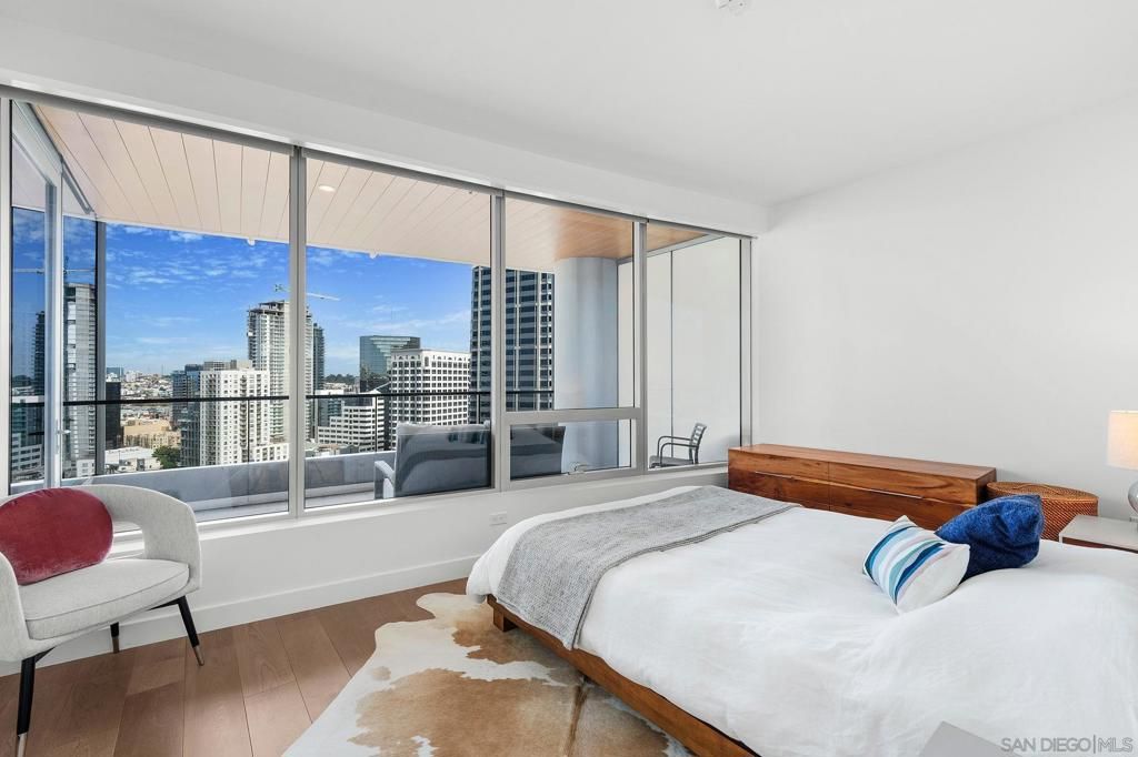 Image 27 of property listing at 888 W E St 2306, San Diego, CA 92101