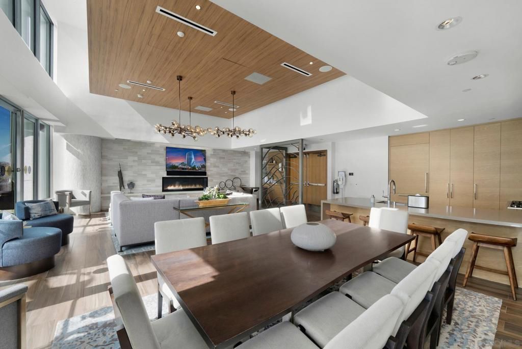 Image 37 of property listing at 888 W E St 2306, San Diego, CA 92101