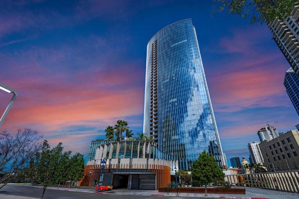 Image 38 of property listing at 888 W E St 2306, San Diego, CA 92101