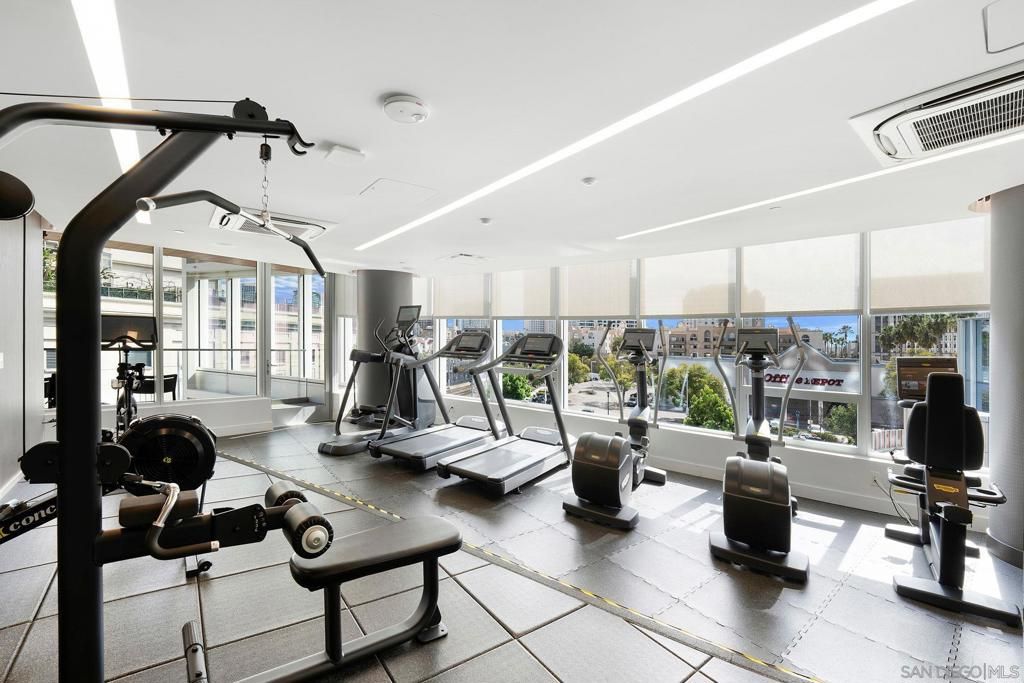 Image 44 of property listing at 888 W E St 2306, San Diego, CA 92101