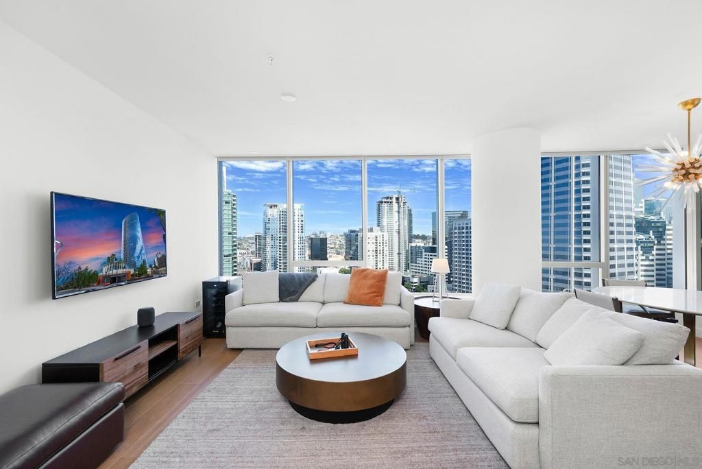 Image 5 of property listing at 888 W E St 2306, San Diego, CA 92101