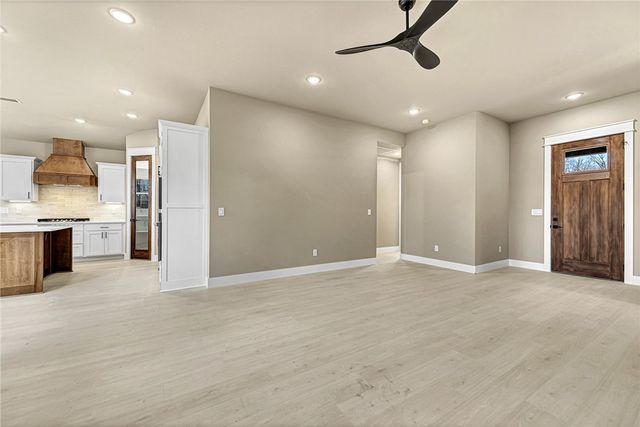 26 Whithorn Circle, Bella Vista, AR 72715