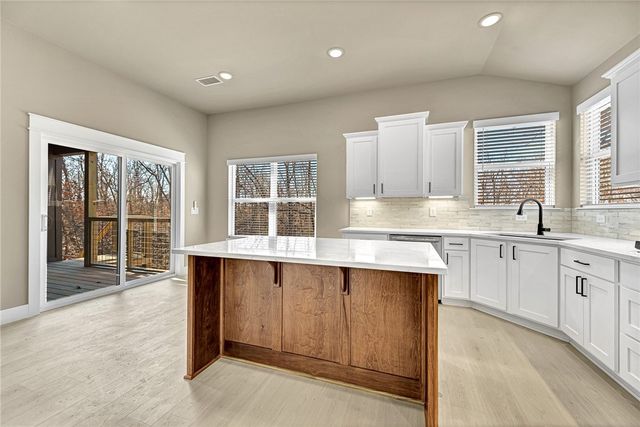 26 Whithorn Circle, Bella Vista, AR 72715