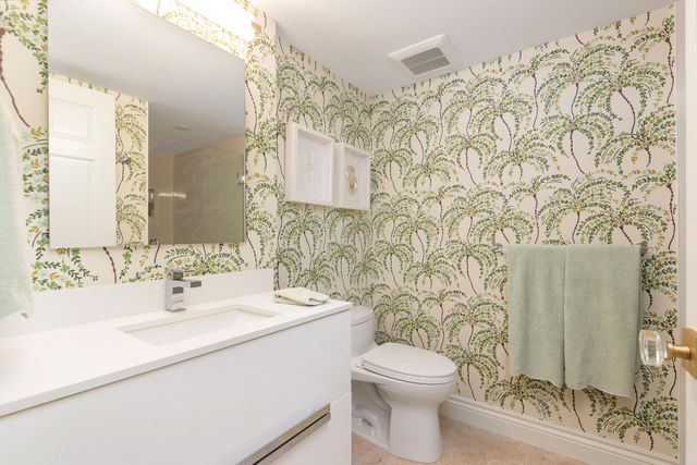 1801 S Flagler Drive 1007, West Palm Beach, FL 33401