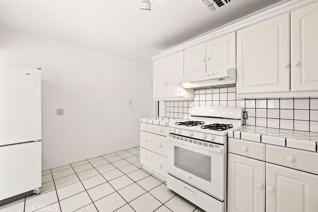 2012 Barnett, Los Angeles, CA 90032